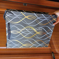 Medium Gift Bag With Wavy Lines Pattern