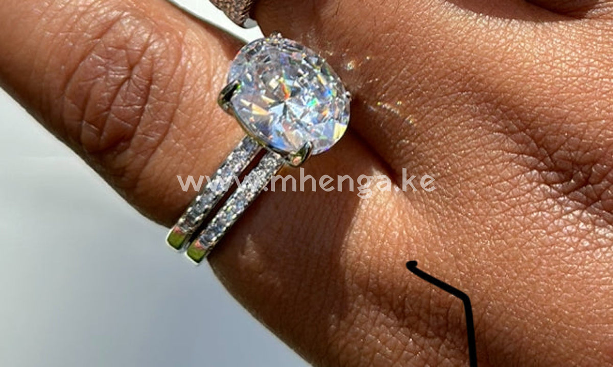 Ring Engagement Silver Round